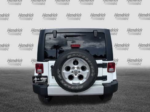 Used 2015 Jeep Wrangler Unlimited Sahara w/ Dual Top Group image 9
