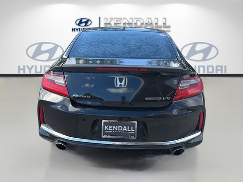 Used 2016 Honda Accord Touring image 5
