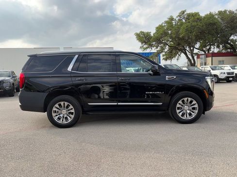 Used 2025 GMC Yukon Denali AWD/4WD image 4