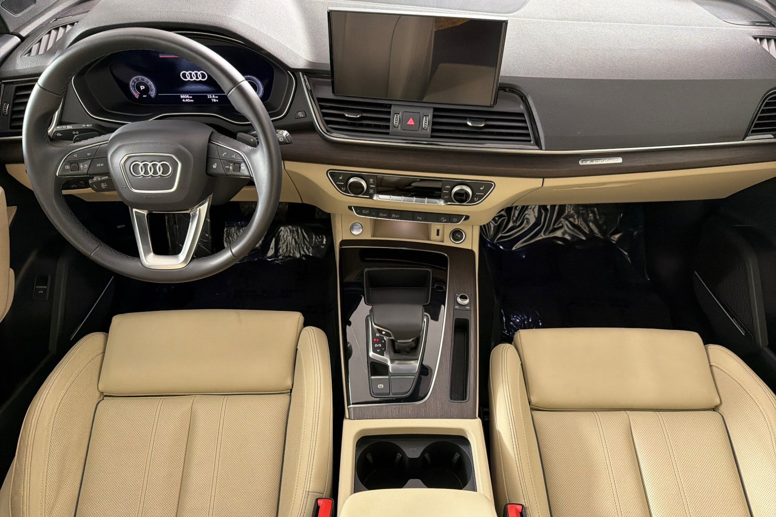 Used 2023 Audi Q5 2.0T Premium Plus w/ Premium Plus Package AWD/4WD image 12