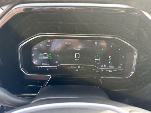 Used 2025 GMC Sierra 1500 SLT image 17