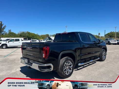 New 2026 GMC Sierra 1500 SLE w/ Preferred Package image 7