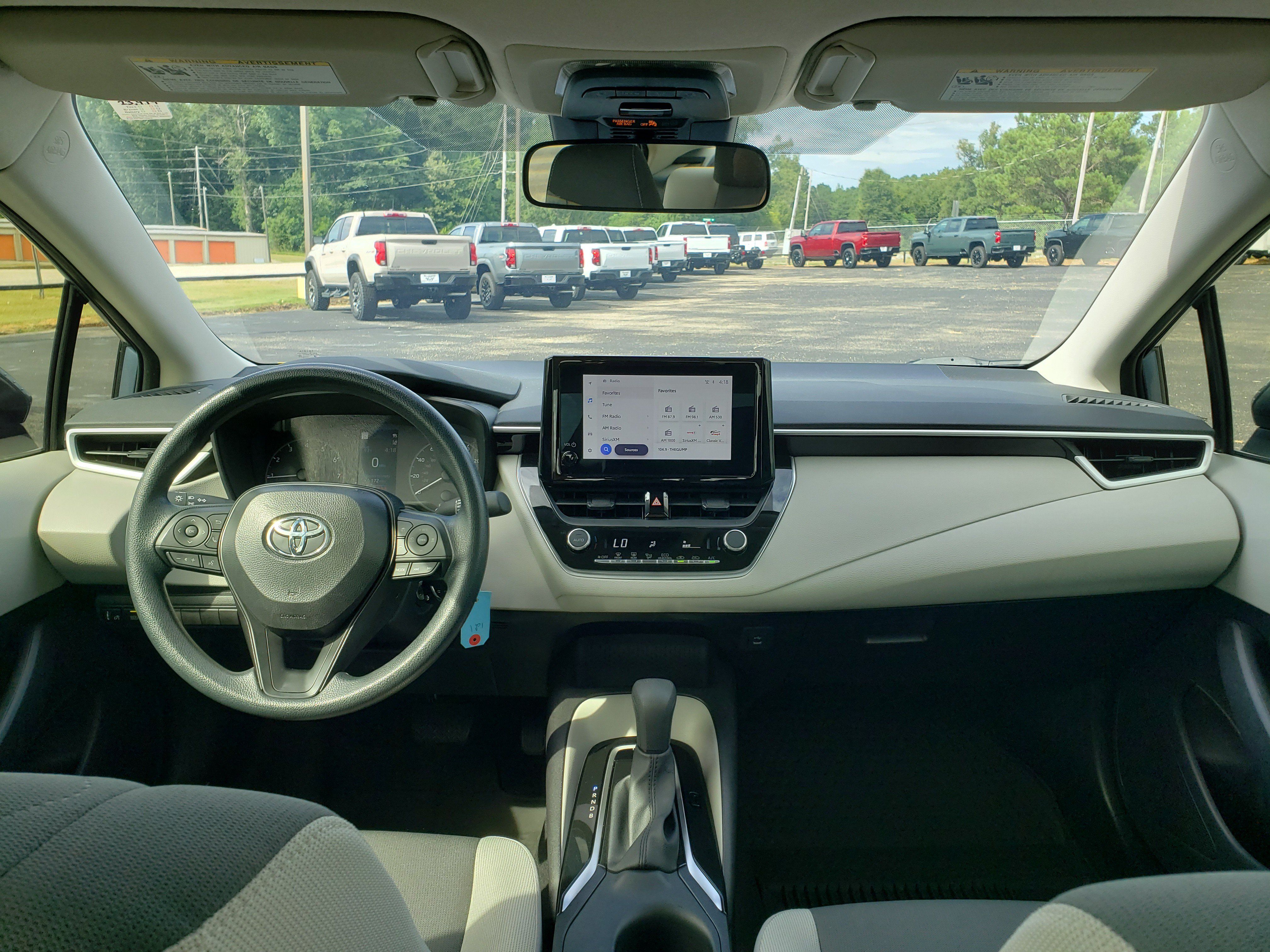 Used 2025 Toyota Corolla LE FWD image 30