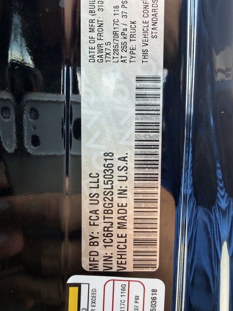 Used 2025 Jeep Gladiator Rubicon AWD/4WD image 27