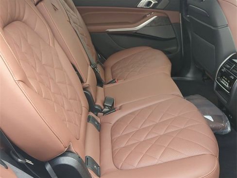 New 2026 BMW X7 xDrive40i w/ Premium Package image 12