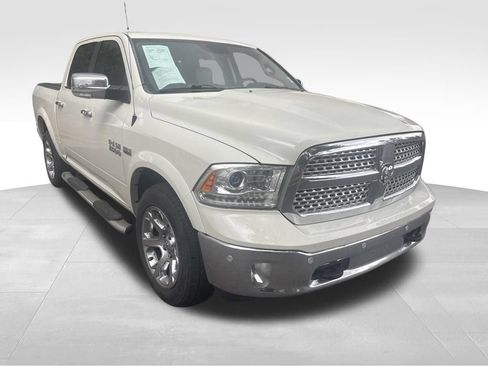 Used 2017 RAM 1500 Laramie w/ Convenience Group AWD/4WD image 2