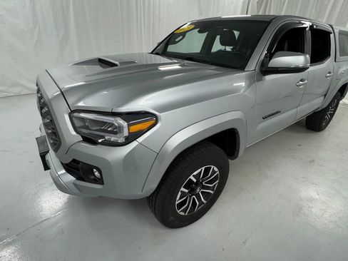 Used 2023 Toyota Tacoma TRD Sport w/ TRD Premium Sport Package AWD/4WD image 7
