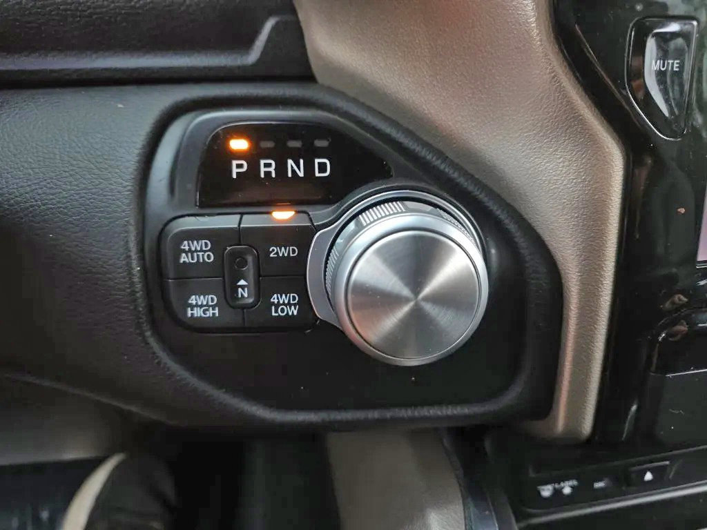 Used 2019 RAM 1500 Laramie AWD/4WD image 32