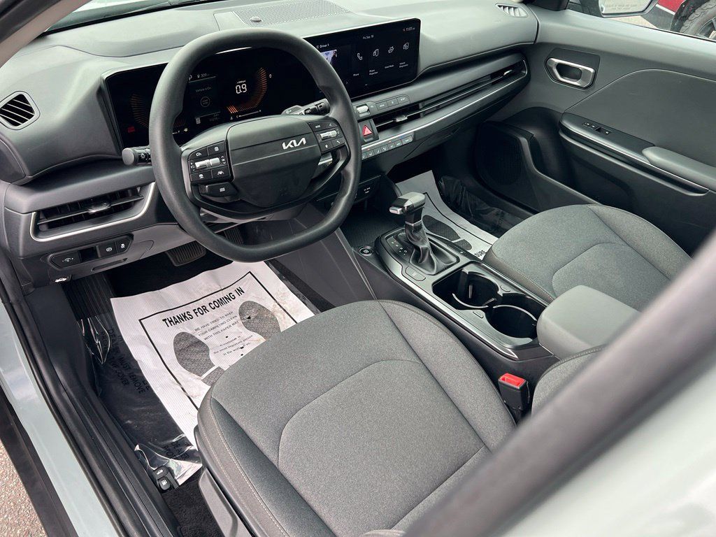 Certified 2025 Kia K4 FWD image 17