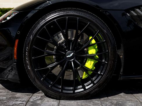 Used 2023 Aston Martin V8 Vantage Coupe image 45