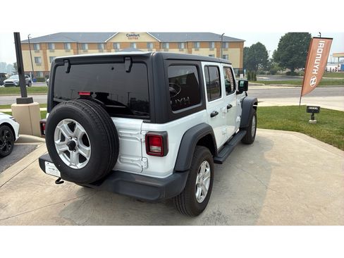 Used 2023 Jeep Wrangler Unlimited Sport AWD/4WD image 5