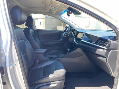 Used 2020 Kia Niro EX Premium w/ Paint Protection Package FWD image 23