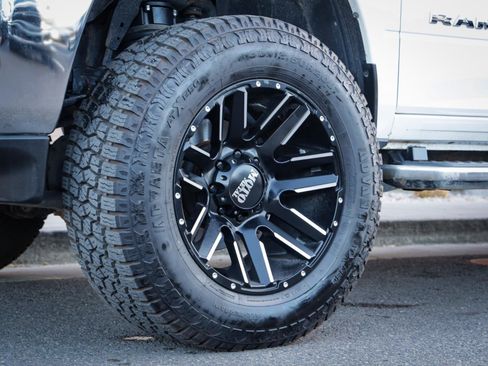 Used 2022 RAM 2500 Tradesman w/ Chrome Appearance Group image 11