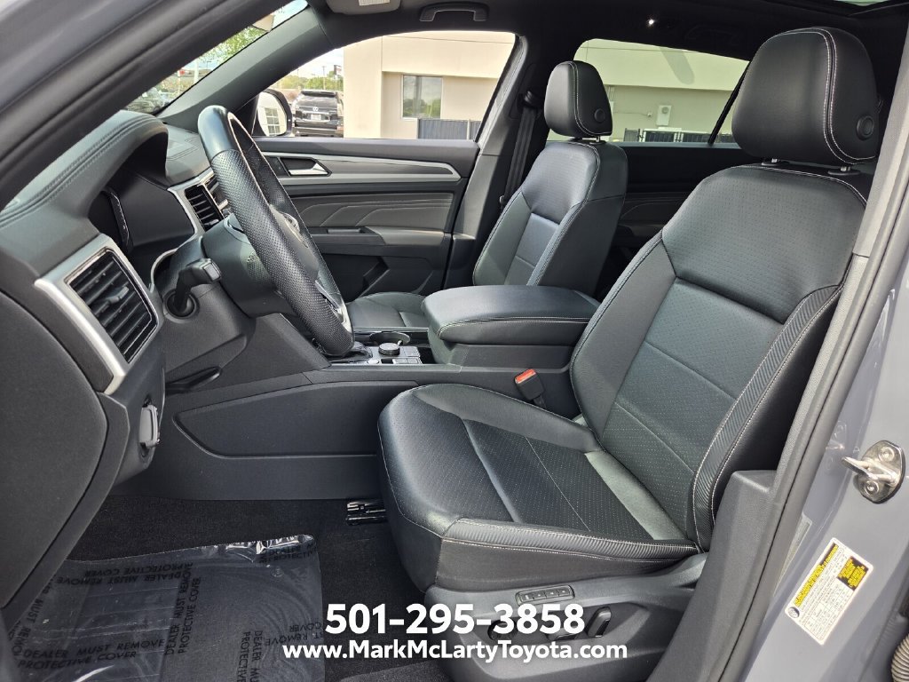 Used 2023 Volkswagen Atlas Cross Sport SEL R-Line AWD/4WD image 9