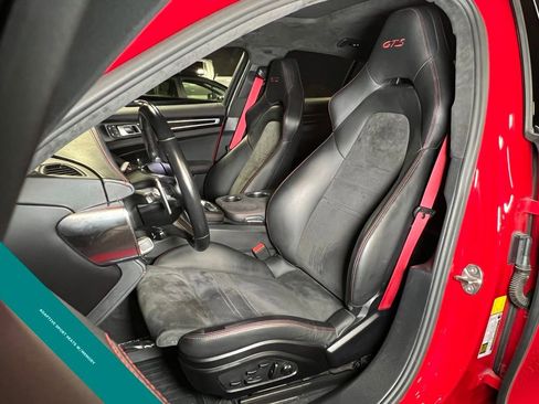 Used 2023 Porsche Panamera GTS image 3