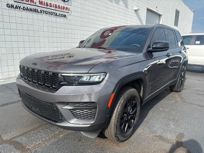 Used 2024 Jeep Grand Cherokee Altitude
