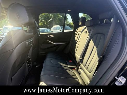 Used 2021 BMW X5 xDrive40i w/ Premium Package 2 AWD/4WD image 16