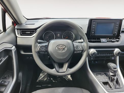 Used 2019 Toyota RAV4 LE AWD/4WD image 12