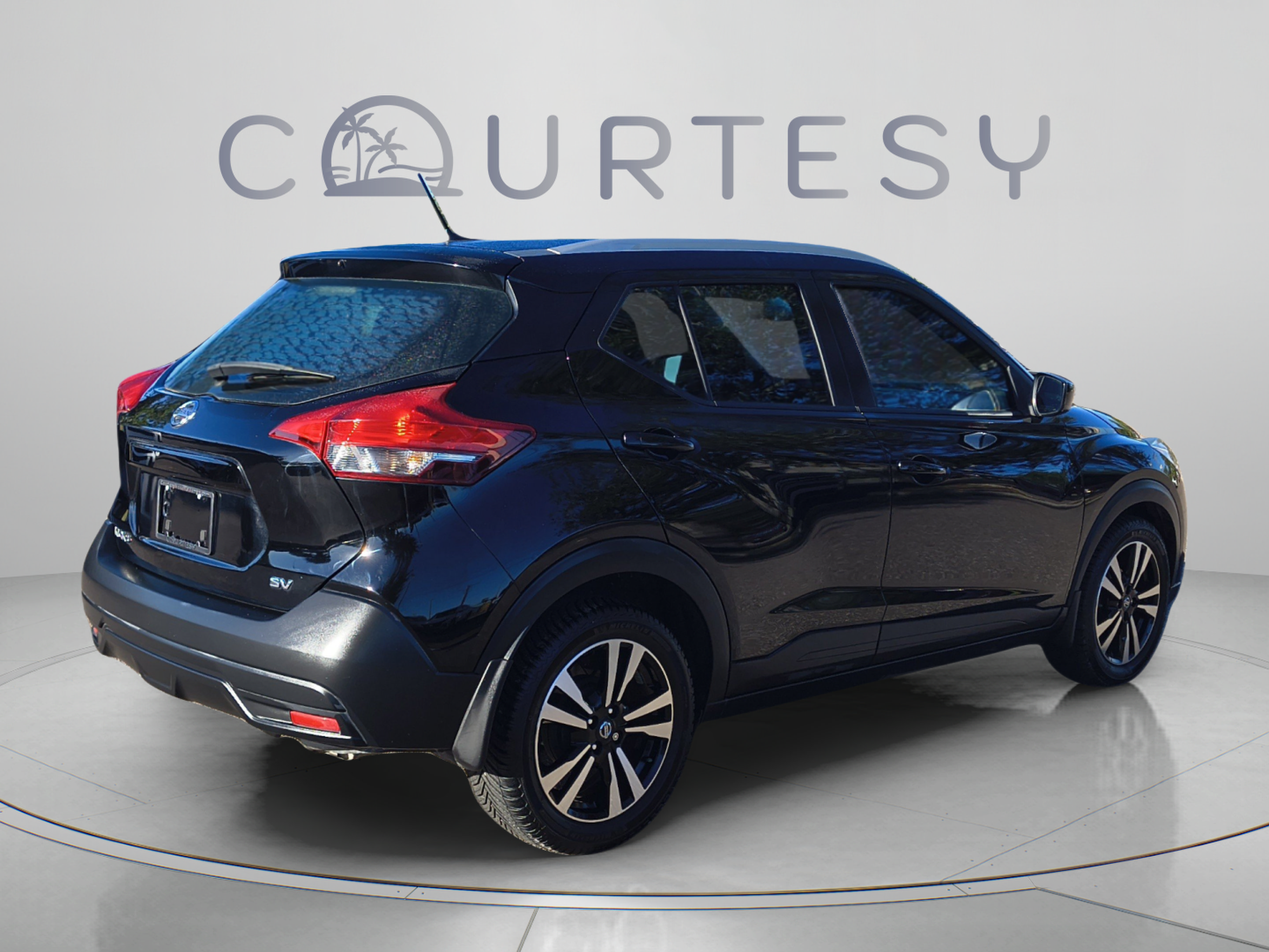 Certified 2018 Nissan Kicks SV FWD image 7