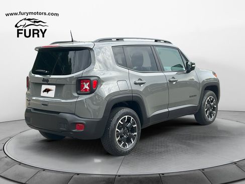 Used 2023 Jeep Renegade Latitude AWD/4WD image 3