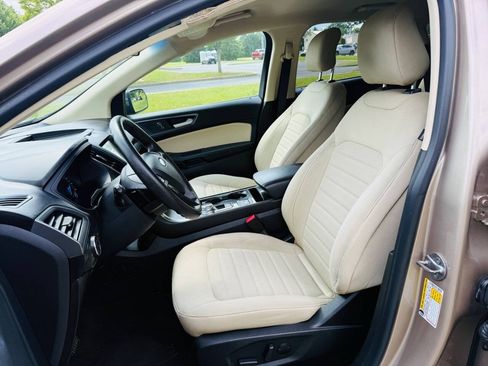 Used 2020 Ford Edge SE AWD/4WD image 8