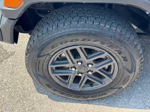 Certified 2025 Jeep Wrangler Unlimited Sport AWD/4WD image 8