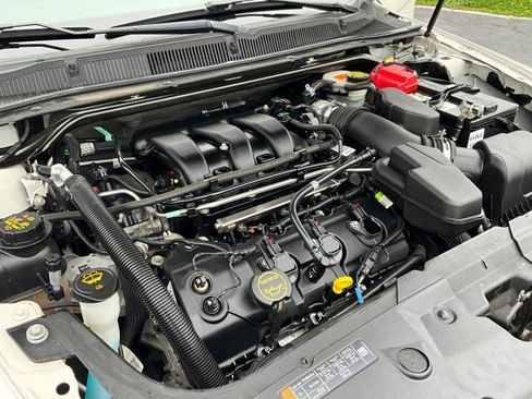 Used 2015 Ford Taurus SEL FWD image 11