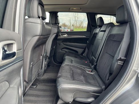 Used 2012 Jeep Grand Cherokee SRT8 w/ Luxury Group II image 16