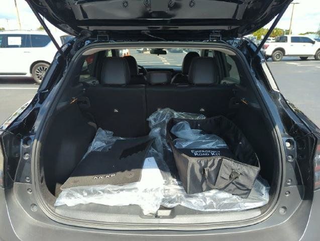 Certified 2025 Nissan Kicks SR FWD image 19
