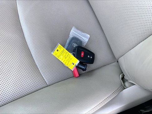 Used 2023 Toyota 4Runner Limited image 14