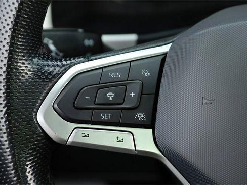 Used 2022 Volkswagen Atlas Cross Sport SEL Premium R-Line image 27