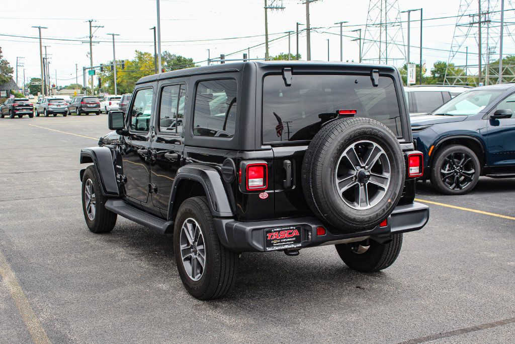 Used 2023 Jeep Wrangler Unlimited Sahara w/ Cold Weather Group AWD/4WD image 6