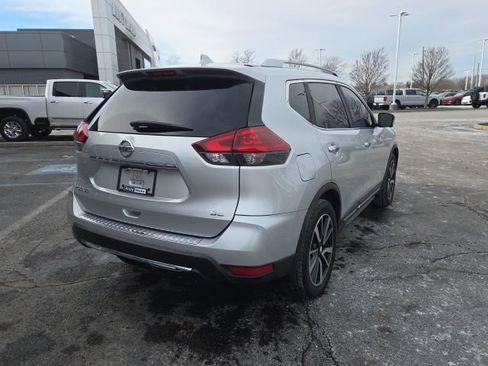 Used 2018 Nissan Rogue SL w/ Premium Package image 5