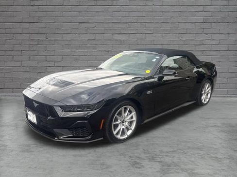 Used 2025 Ford Mustang GT Premium RWD image 3
