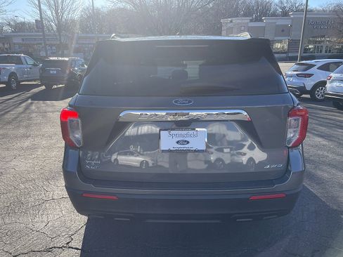 Used 2023 Ford Explorer XLT image 12