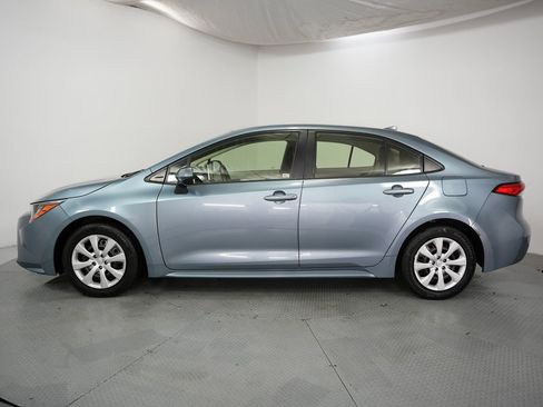 Used 2020 Toyota Corolla LE image 4