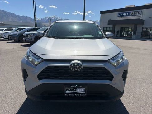 Used 2024 Toyota RAV4 XLE AWD/4WD image 2