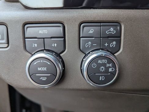 Used 2023 GMC Sierra 1500 SLT w/ SLT Convenience Package AWD/4WD image 21