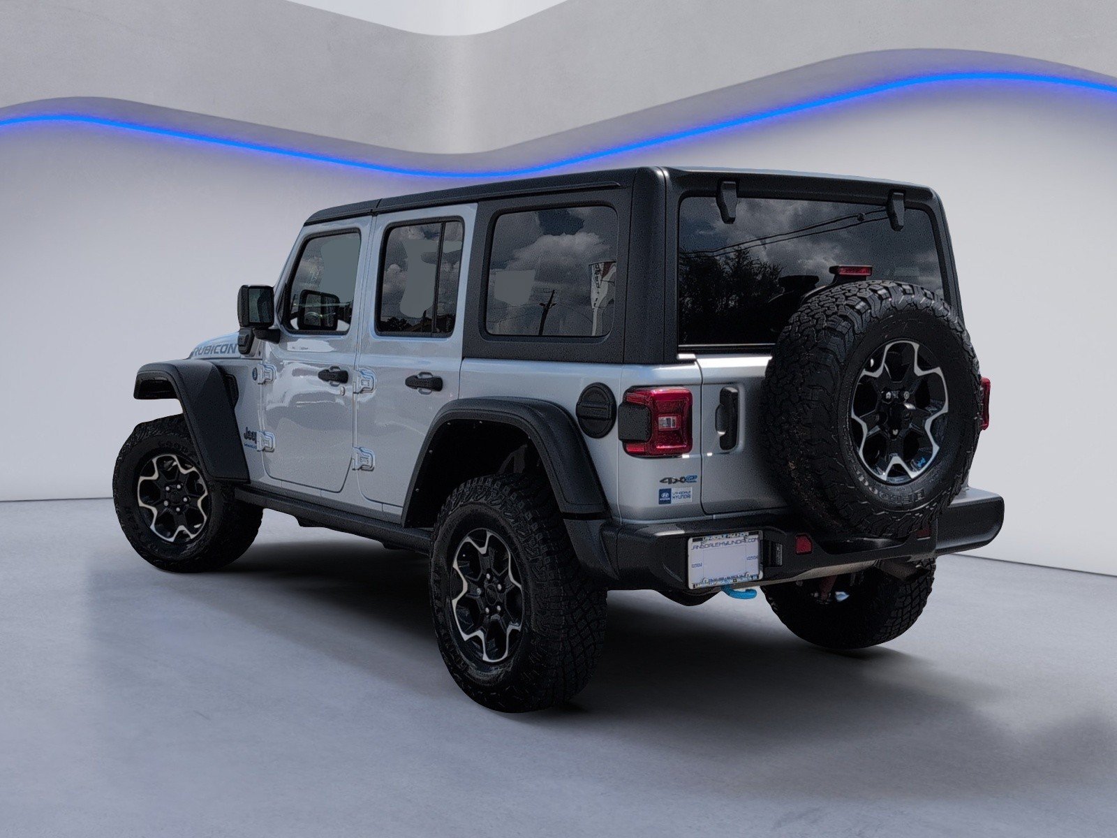 Used 2023 Jeep Wrangler Unlimited Rubicon 4xe AWD/4WD image 9