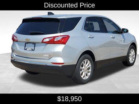 Used 2020 Chevrolet Equinox LT w/ Driver Convenience Package FWD image 3