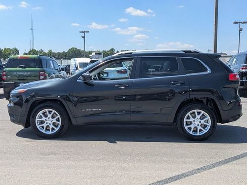 Used 2016 Jeep Cherokee Latitude w/ Comfort & Sound Group FWD image 6