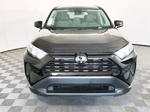 Used 2025 Toyota RAV4 XLE w/ Convenience Package FWD image 8