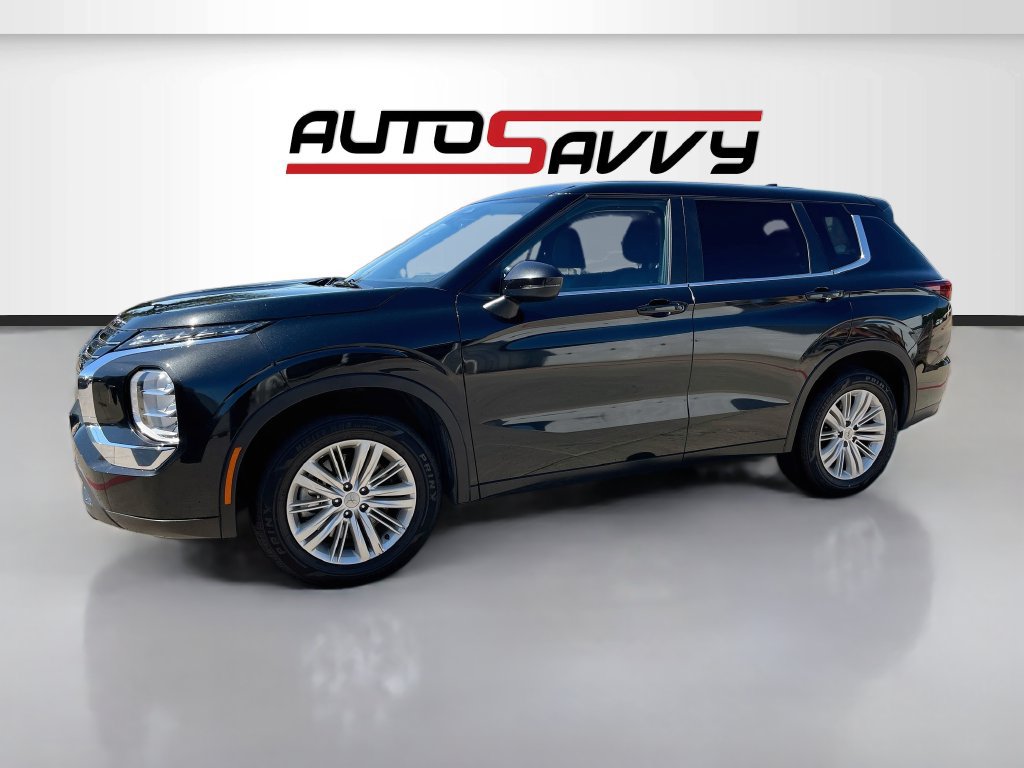 Used 2024 Mitsubishi Outlander ES AWD/4WD image 3