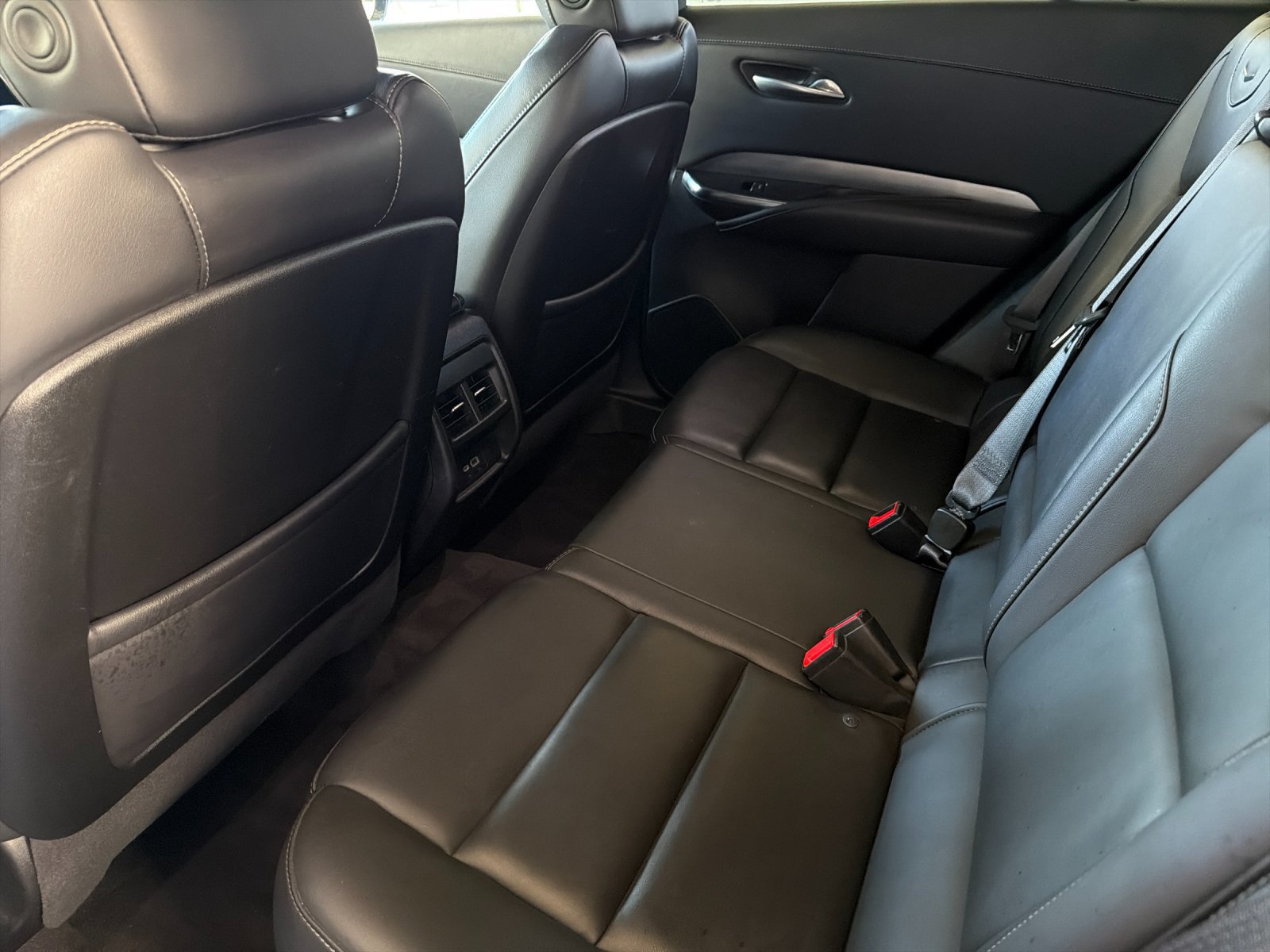 Used 2024 Cadillac XT4 Premium Luxury FWD image 11