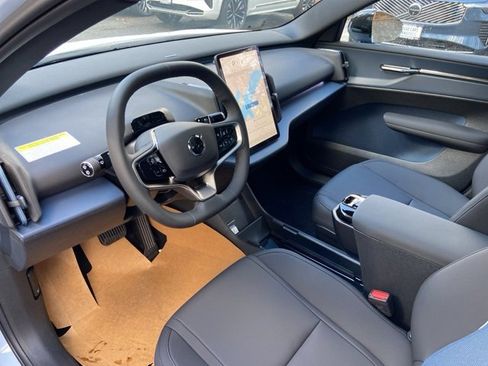 New 2025 Volvo EX30 Ultra w/ Climate Package image 9