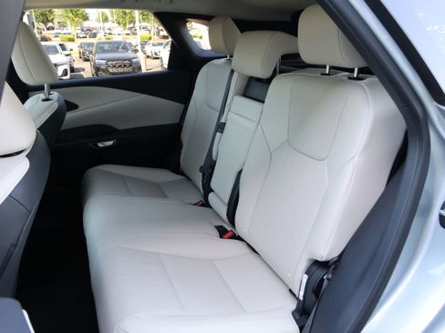 Used 2024 Lexus RX 350 w/ Convenience Package AWD/4WD image 36