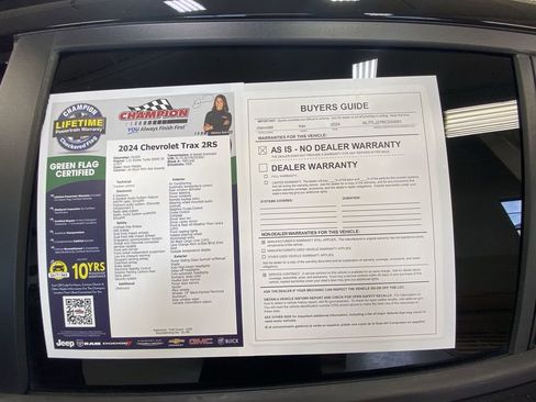 Used 2024 Chevrolet Trax RS w/ Sunroof Package FWD image 43