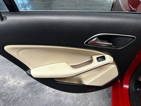 Used 2019 Mercedes-Benz CLA 250 image 13