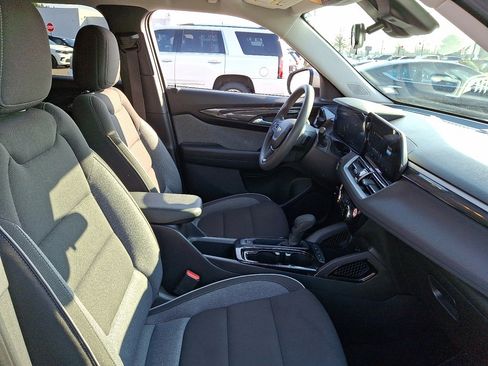Used 2025 Chevrolet TrailBlazer LT image 12