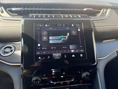 New 2026 Jeep Grand Cherokee L 4WD image 23